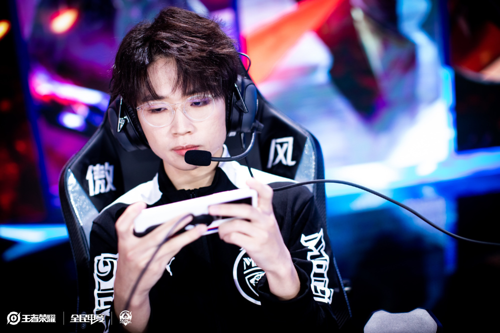 他们通过不 他们通过不