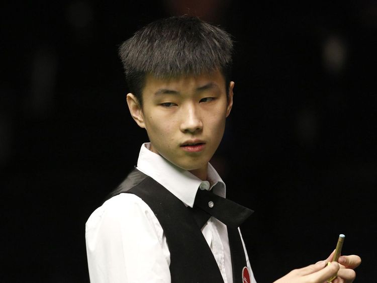 这使得她在 这使得她在